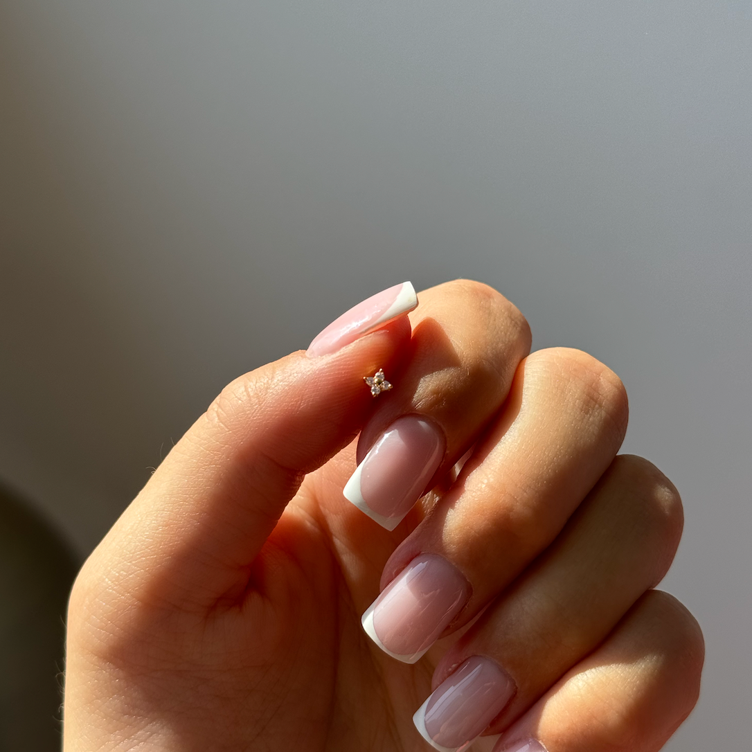 puce d'oreille petite fleur