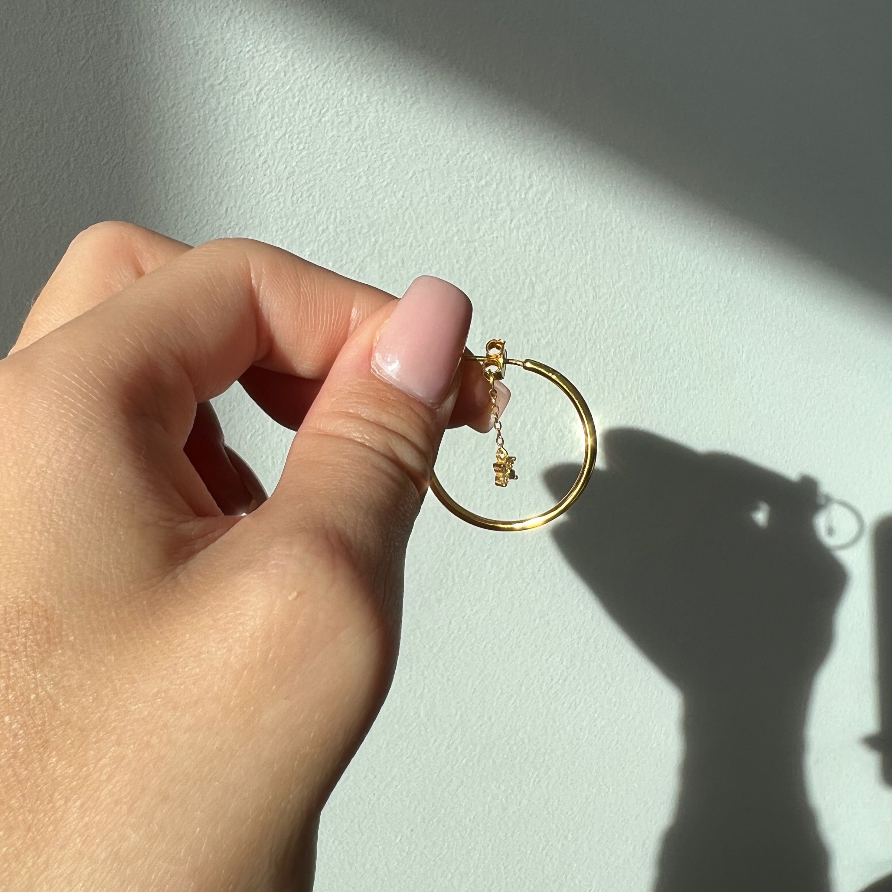 Boucles d'oreilles créoles fleur pendante